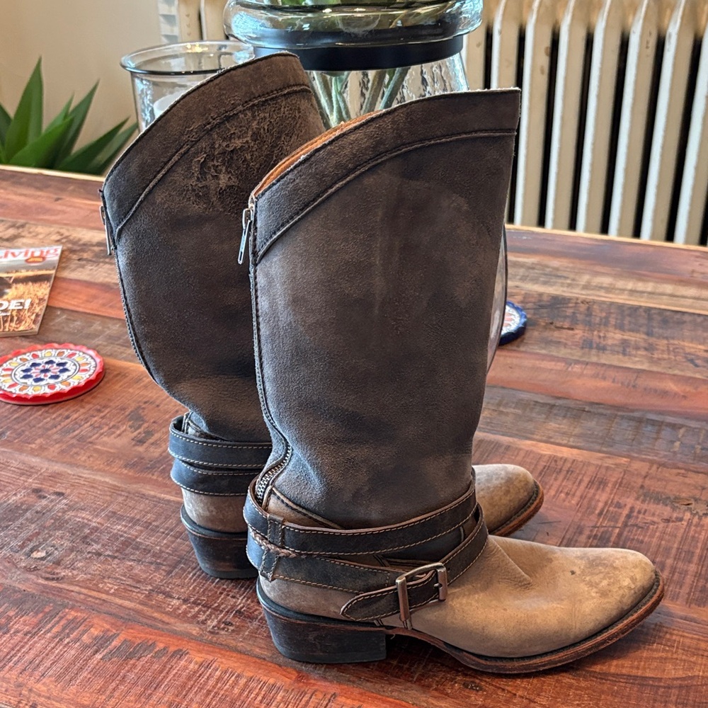 Distressed Gray Leather Boots with Buckle